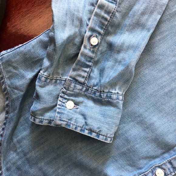 A&F Beaded Collar Chambray Button Down Shirt - S - Picture 4 of 5